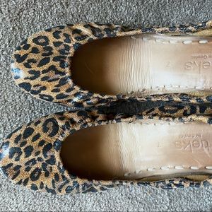Size 7 Leopard Tieks